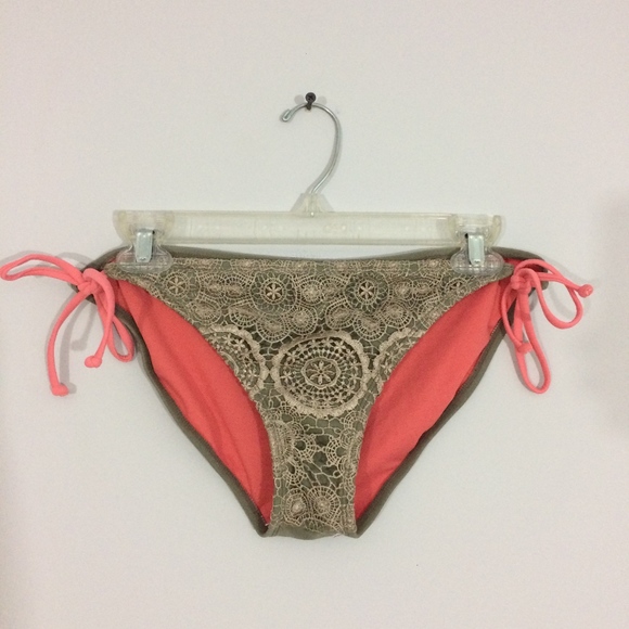 Xhilaration Other - Xhilaration Womens L Embroidered Bikini Bottoms